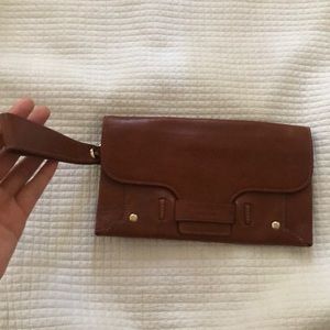 (SOLD) Kate Spade leather wristlet